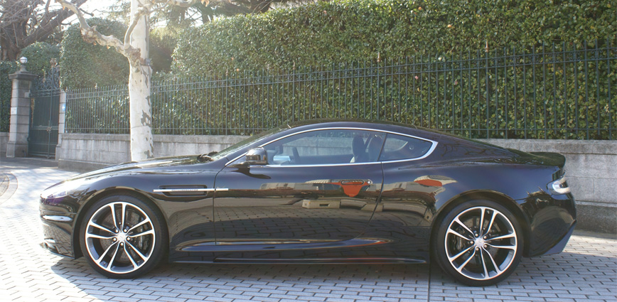 ASTON MARTIN DBS