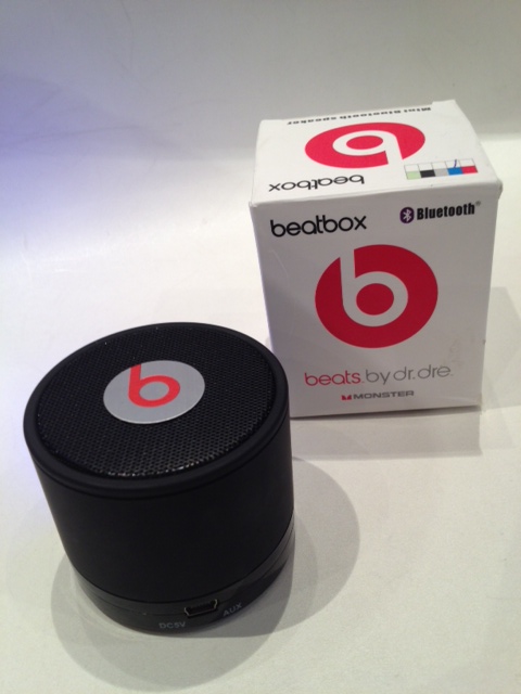 beats.by dr.dre Mini Bluetooth speaker!! |  空冷ポルシェ・アストンマーティン中古車販売・買取の「オートダイレクト 」【東京都港区】