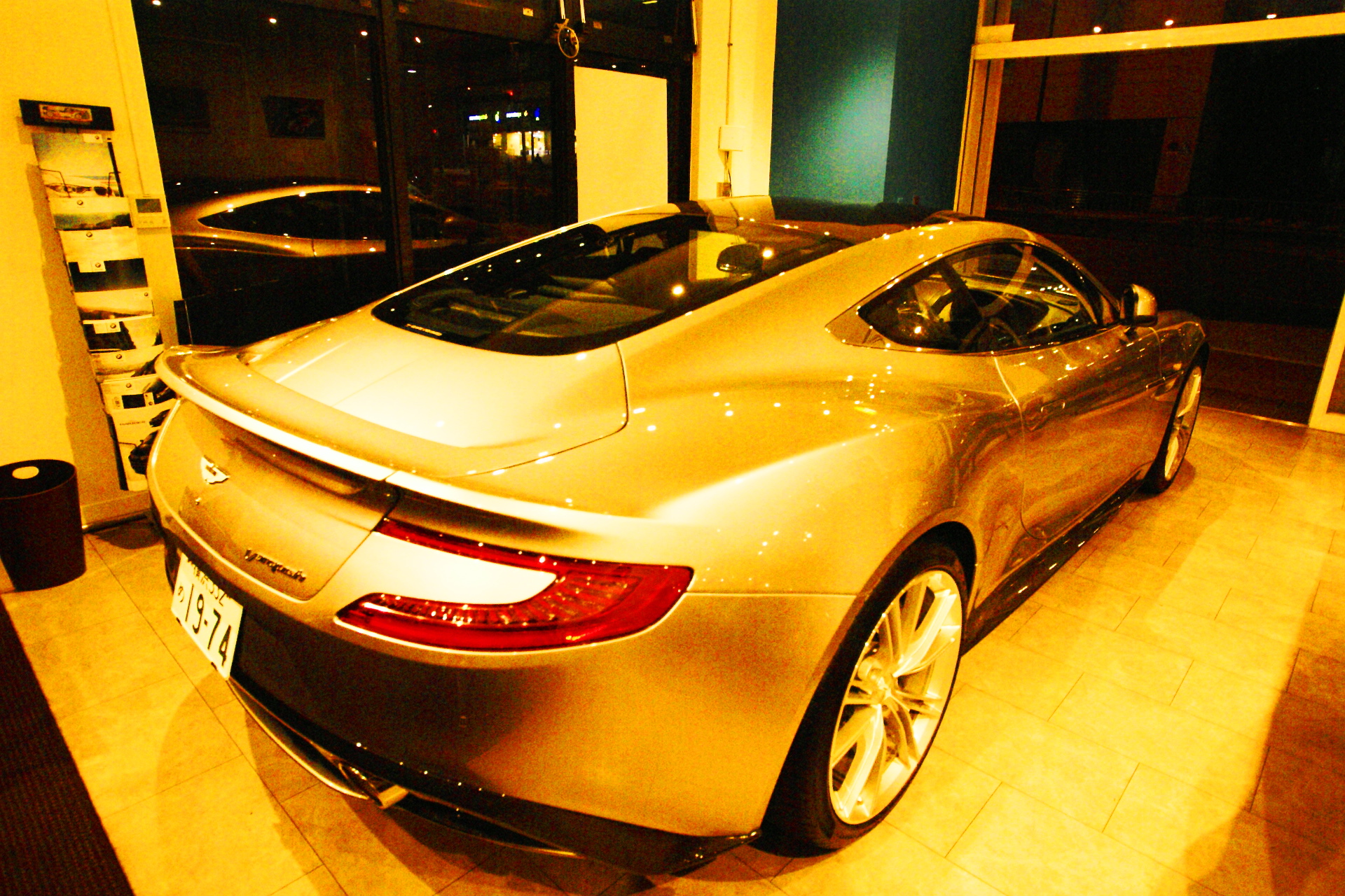 SONY DSC 空冷ポルシェ・アストンマーティン中古車販売・買取の「オートダイレクト 」【東京都港区】