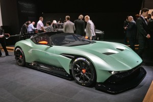 01-aston-martin-vulcan-geneva-1