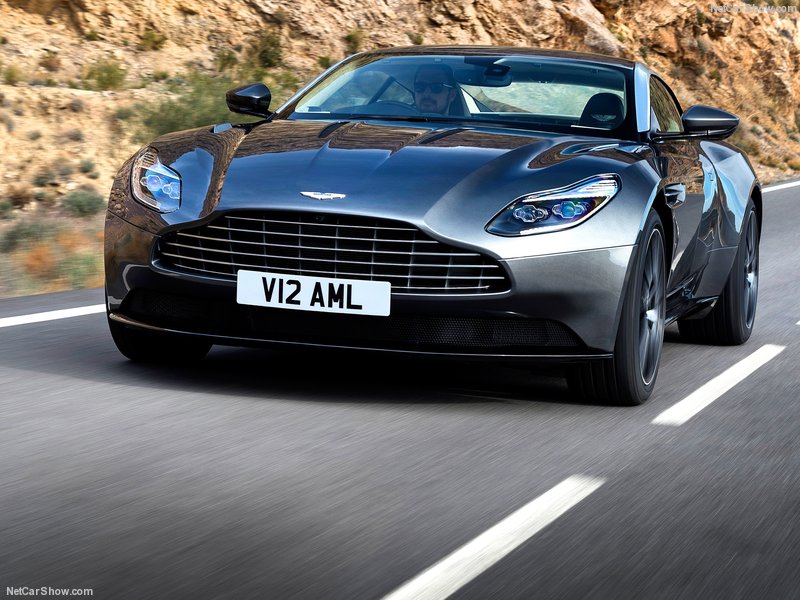 Aston_Martin-DB11_2017_800x600_wallpaper_07