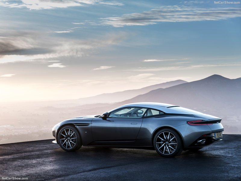 Aston_Martin-DB11_2017_800x600_wallpaper_0d