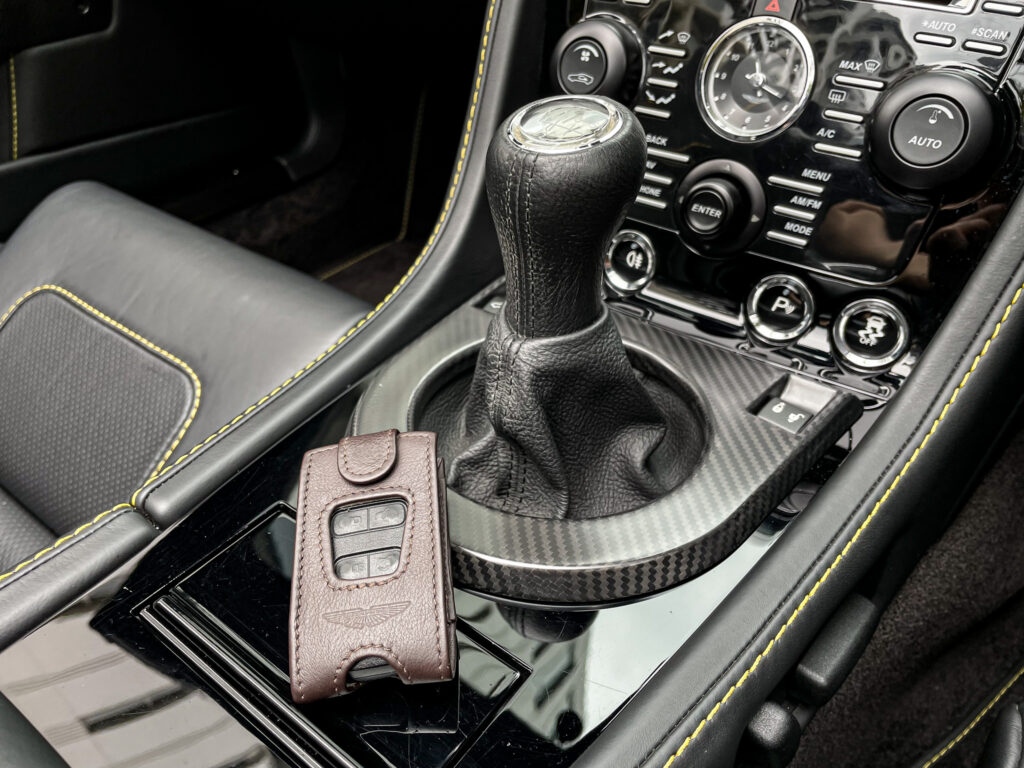 ASTON_MARTIN_AUTODIRECT_N430_interior